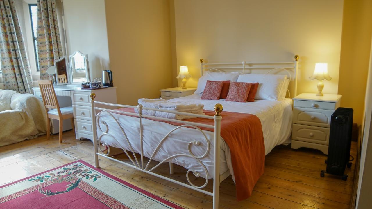 Cleeve House Bed and Breakfast Melksham Eksteriør billede