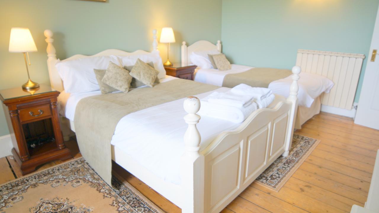 Cleeve House Bed and Breakfast Melksham Eksteriør billede